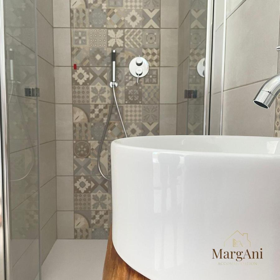 B&B Margani トロペーア エクステリア 写真