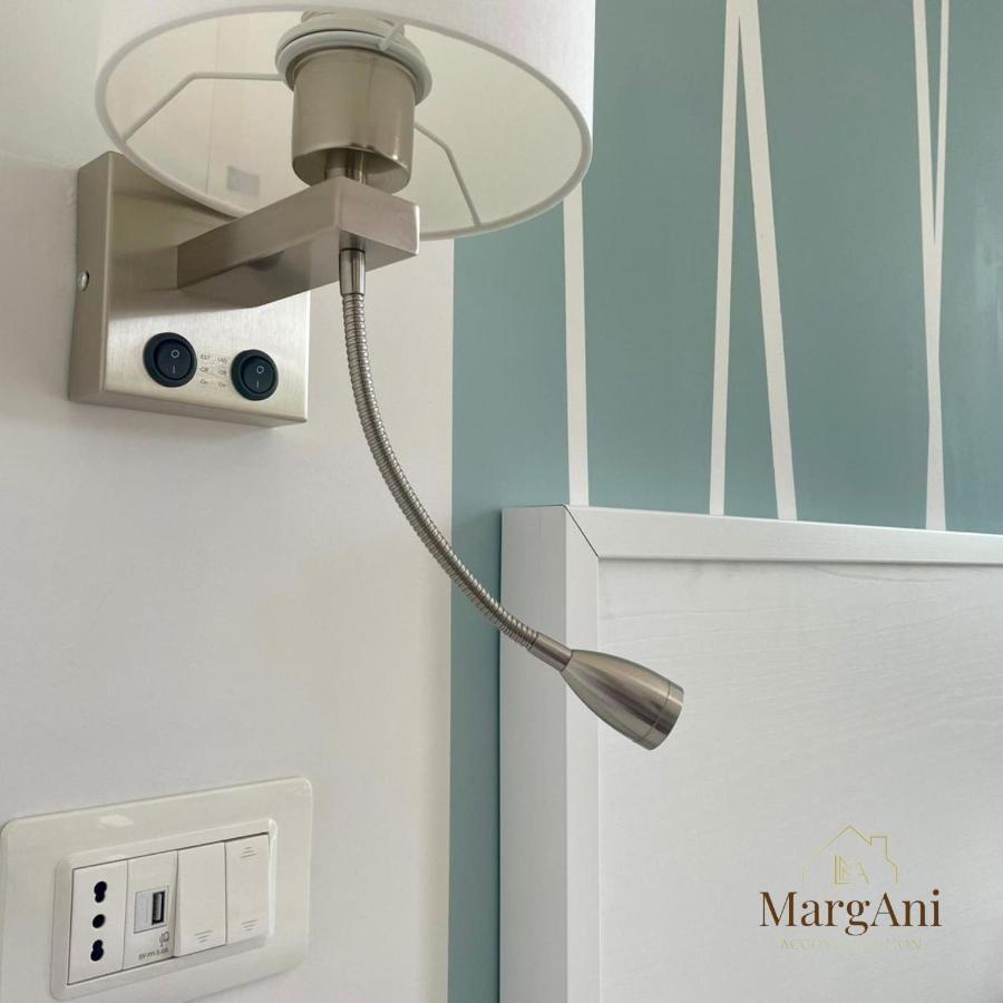 B&B Margani トロペーア エクステリア 写真